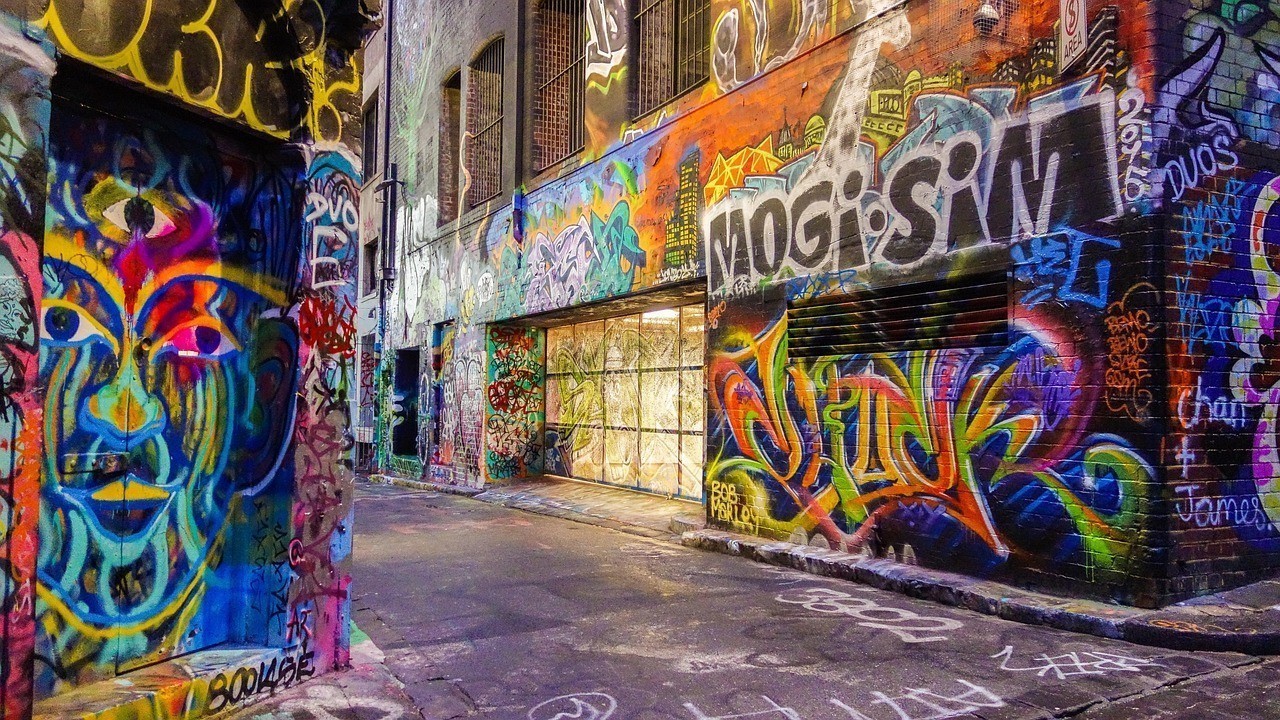 魚缸的水剛換一會就變渾（魚缸的水剛換一會兒就變渾怎么辦）