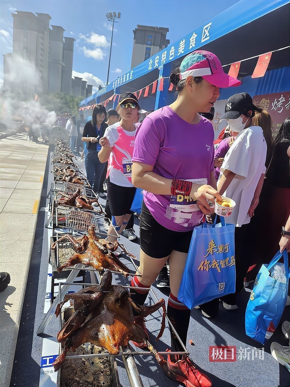 金龍魚高背和過背金龍魚的區別，金龍魚和高背金龍魚有沒有高背養到過背金龍魚的區別