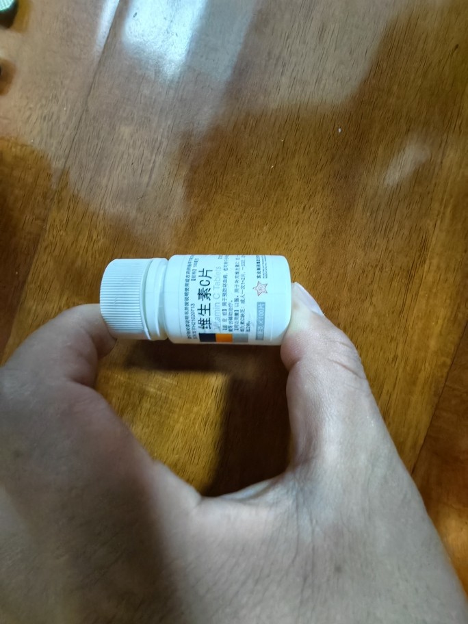 維生素配方及注意事項。 1、每次換水加一次，礦泉水瓶子為例加1/2。 2、100片維B2 3、100片C 4、兩包益生菌。 5、啤酒一杯。 6、魚缸水加滿。