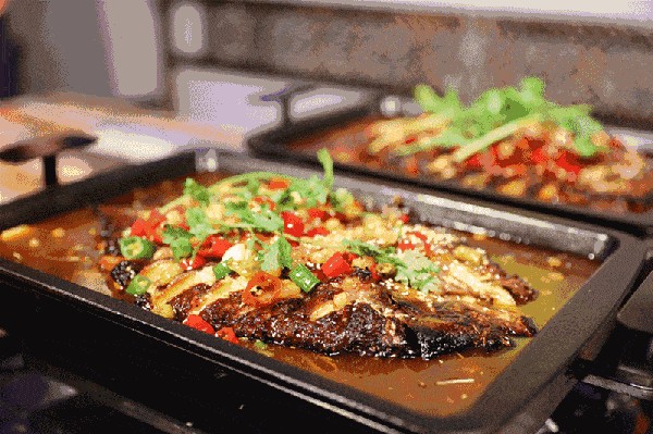 龍魚吃龍利魚肉嗎：龍魚是否吃龍利魚的肉？