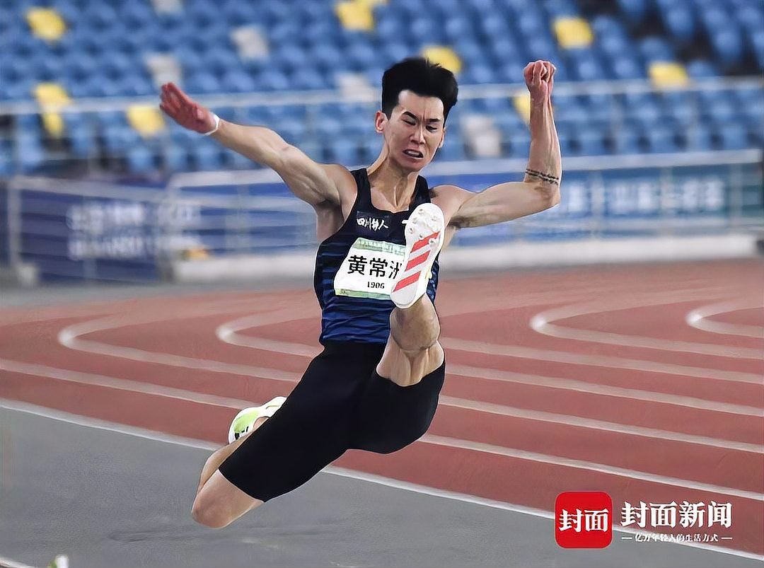 王嘉男和黃常洲在跳遠比賽中表現如何？