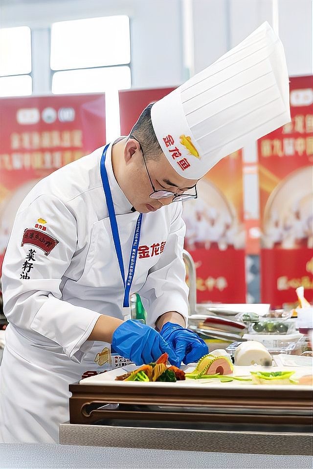 金龍魚中華名廚隊的主要成員有哪些？