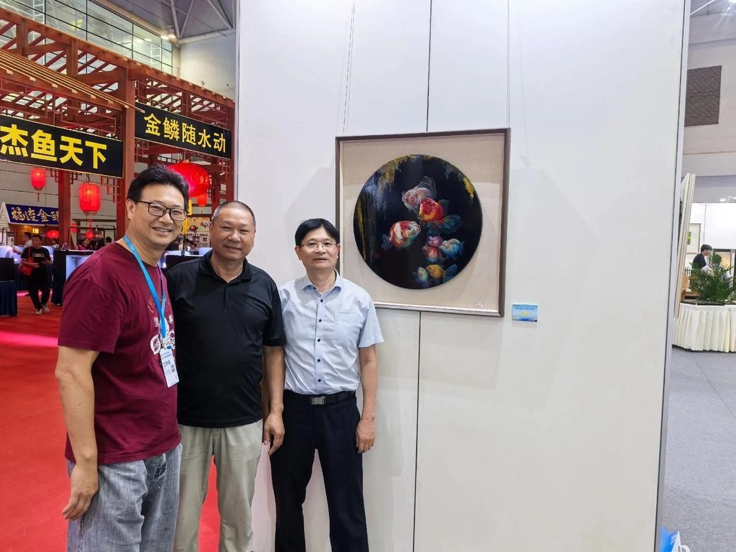 如何獲取2025金魚比賽獲獎魚圖片？