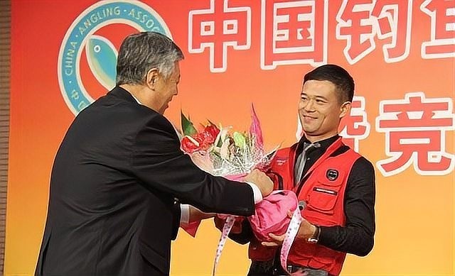劉志強和鄧剛誰更厲害？