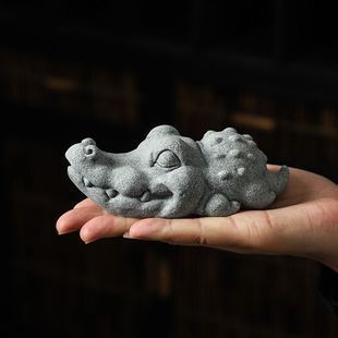 茶寵可以放在魚缸里嗎圖片：“茶寵可以放在魚缸里嗎圖片詳情”茶寵與紫砂壺的區別
