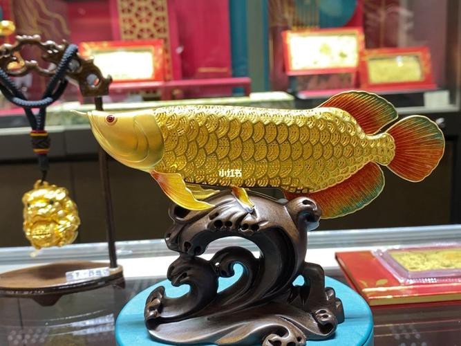 給我一些金龍魚擺件的圖片