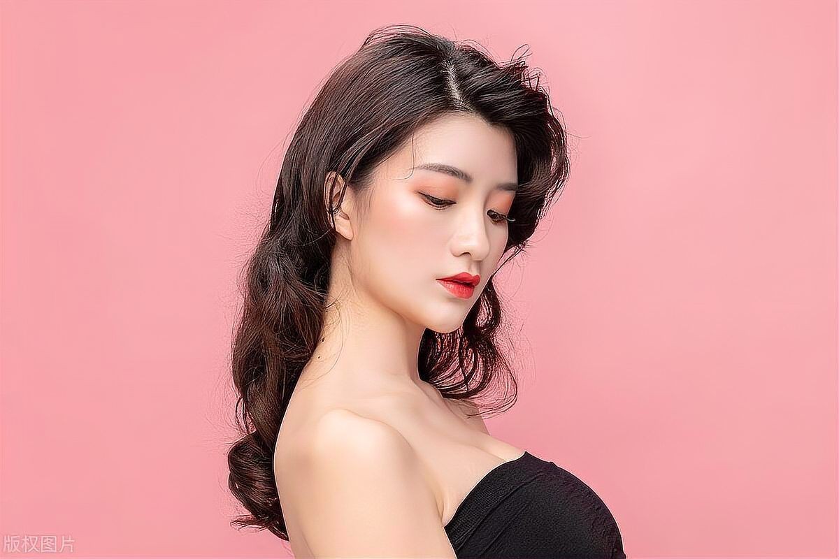 紅財(cái)神最旺的屬相女