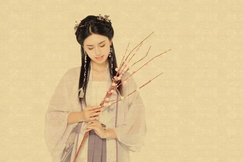 蒹葭蒼蒼,在水一方