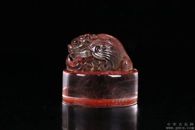 魚化龍玉石手把件：魚化龍印章價值不菲而由著名篆刻大師創(chuàng)作的印章價值不菲