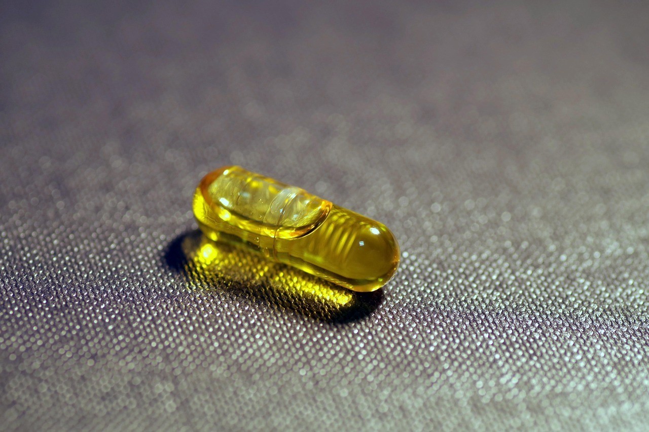 有哪些藥物可以有效治療龍魚內(nèi)蒙眼？