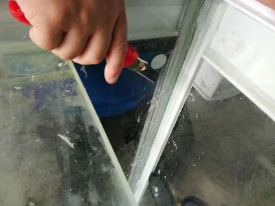 魚缸換水怎么抽出來的（如何選擇合適的魚缸水泵魚缸換水后水質(zhì)調(diào)節(jié)方法）