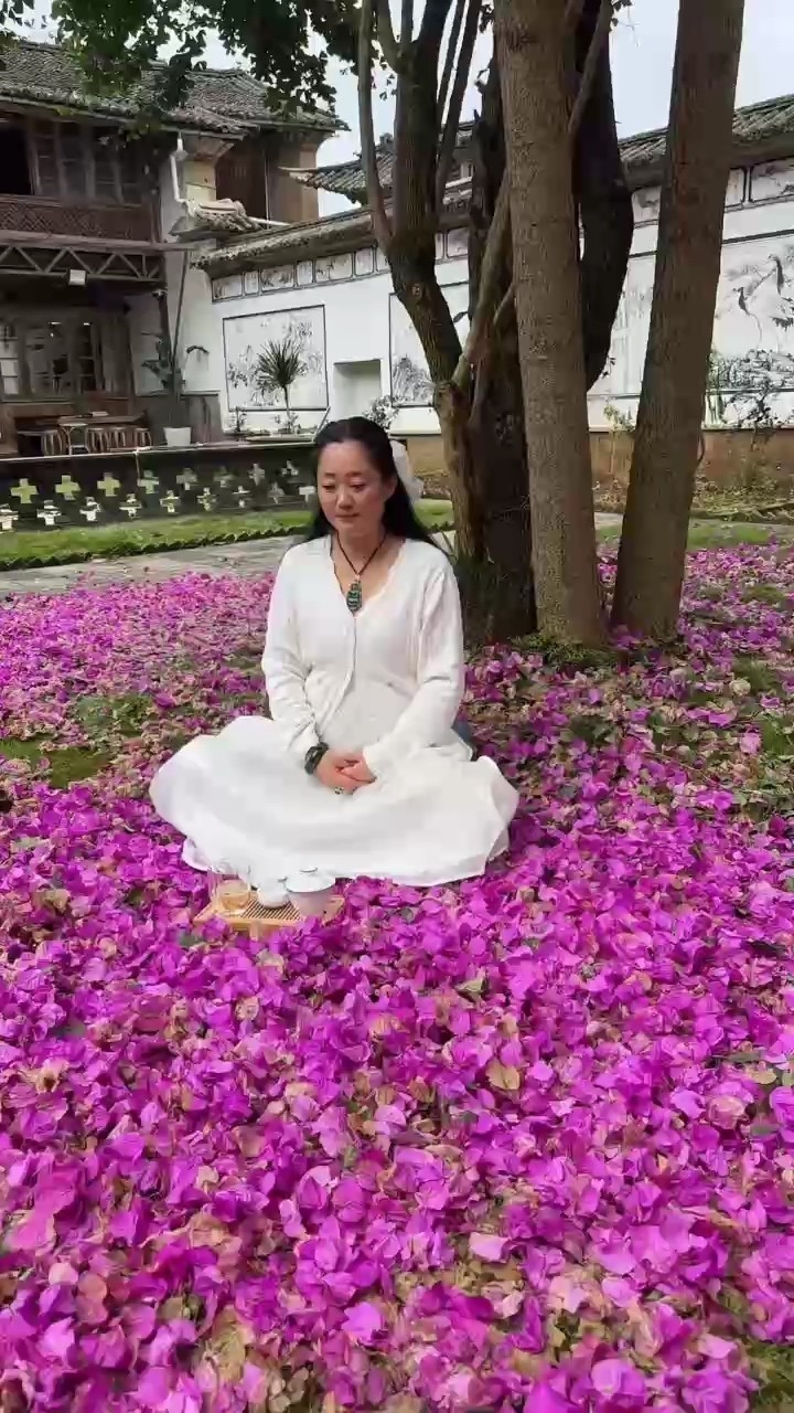 萬古蒼穹 盡在眉宇 心若蓮花 雙手合十 仰佑澤心 亦如初見 #修行信仰福慧雙修 #禪悟人生