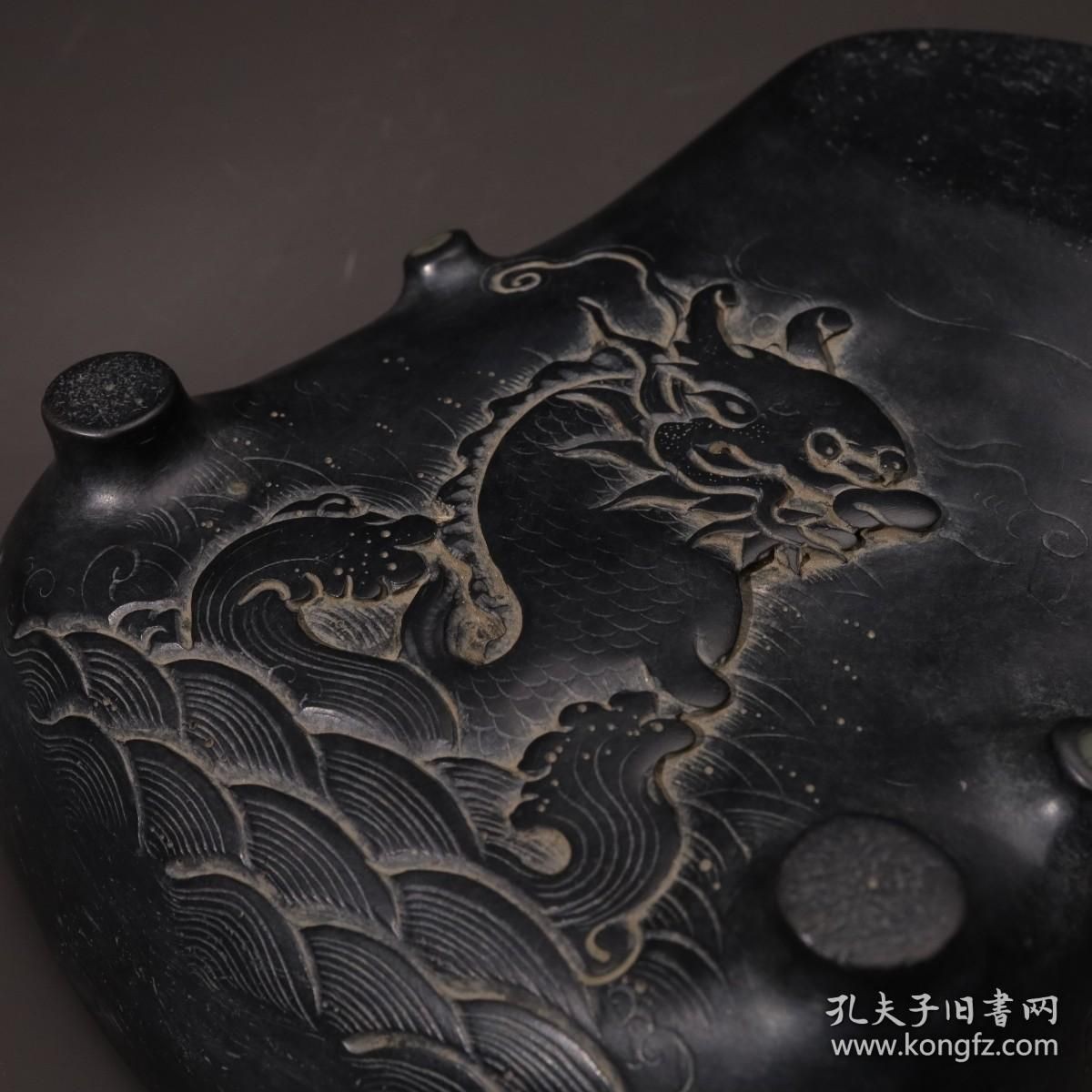 雕刻魚龍有什么寓意：雕刻魚龍的寓意主要涉及至高的權勢與地位、飛黃騰達健康長壽