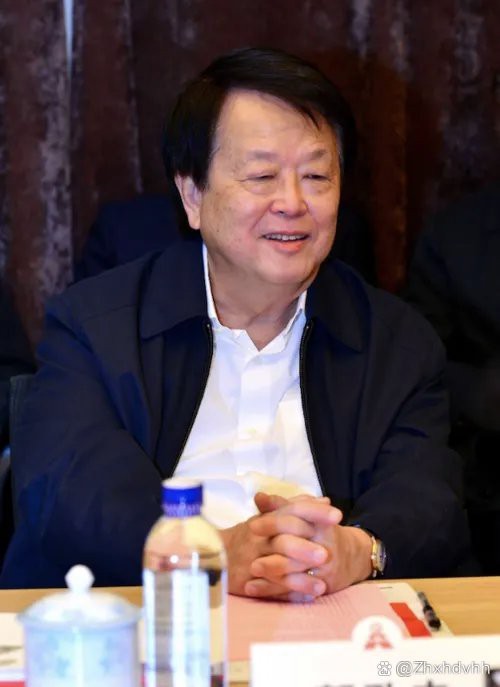 金龍魚新加坡籍高管背景如何