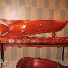 金龍魚擺件嘴的方向：關于金龍魚擺件嘴的方向，我們可以得出以下結論結論