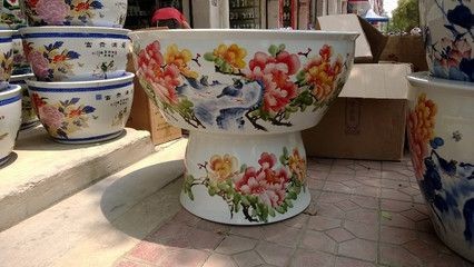 畫魚缸和魚的方法：畫魚缸和魚可以通過多種方式進行