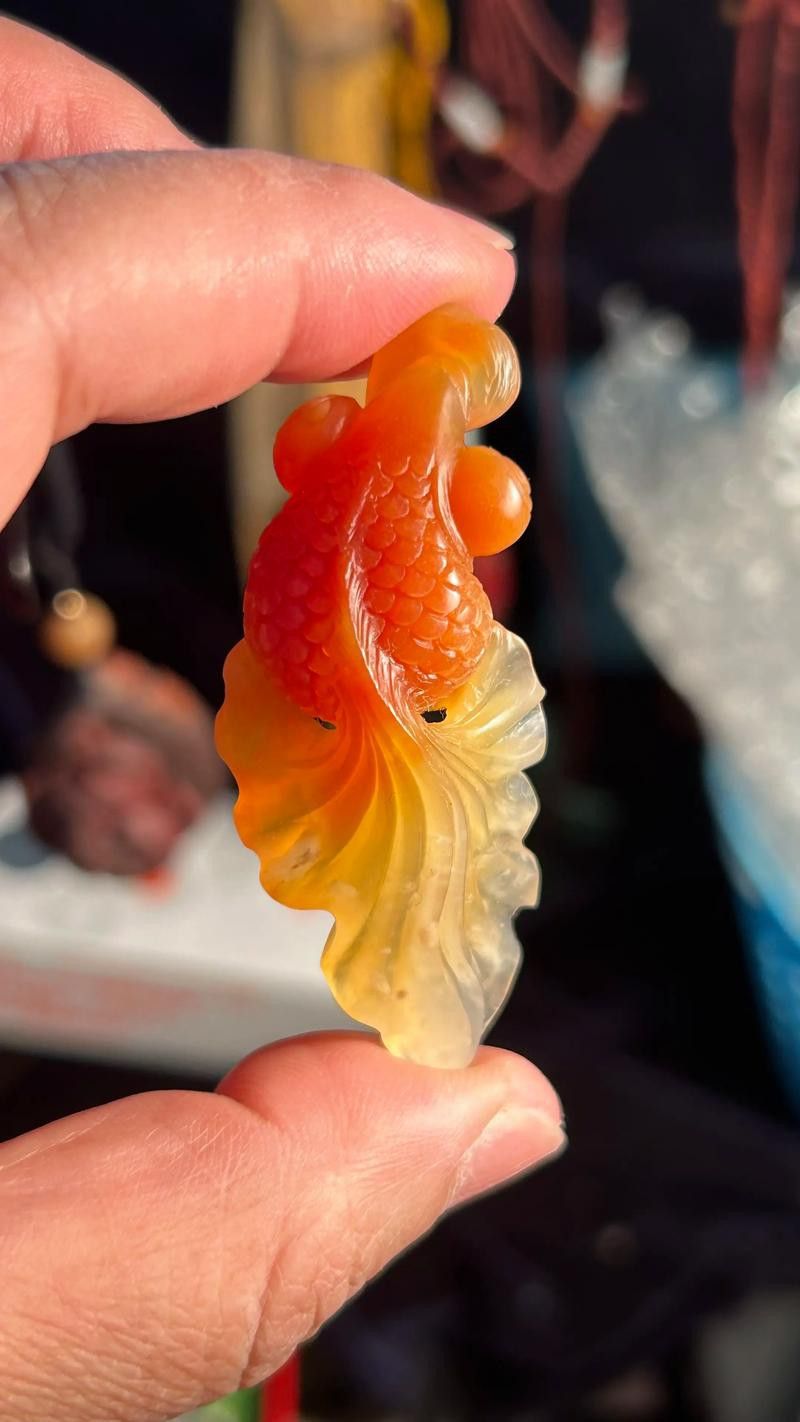 如何辨別金龍魚玉雕的真偽？