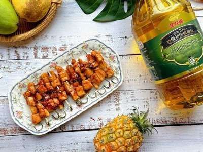 金龍魚吃雞肉嗎：給金龍魚喂食雞肉時需要注意的是金龍魚剛吃雞肉可以嗎