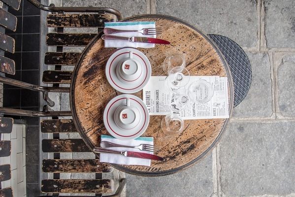 紅龍魚30公分一天喂一次可以嗎（紅龍魚一天兩次喂食的好處紅龍魚肥胖如何調整飲食）