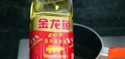 金龍魚吃多少蝦肉合適：金龍魚一天喂多少蝦