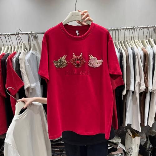 能再給幾個紅龍服飾搭配案例嗎？