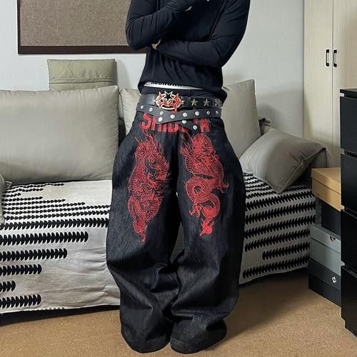 能再給幾個紅龍服飾搭配案例嗎？