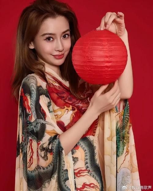 能再給幾個紅龍服飾搭配案例嗎？