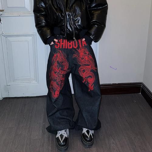 能再給幾個紅龍服飾搭配案例嗎？