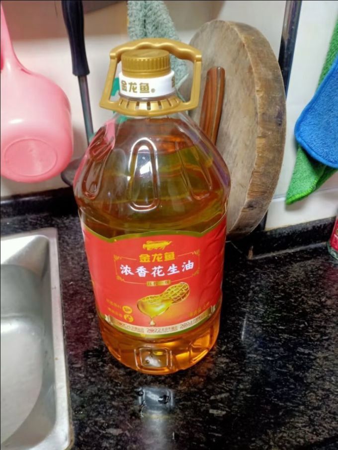金龍魚特香和濃香的價格差異大嗎？
