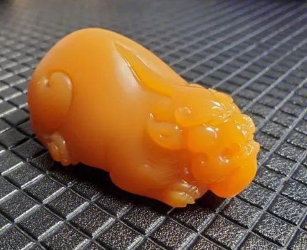 如何判斷玉石聚財(cái)龍魚擺件是否需要保養(yǎng)？