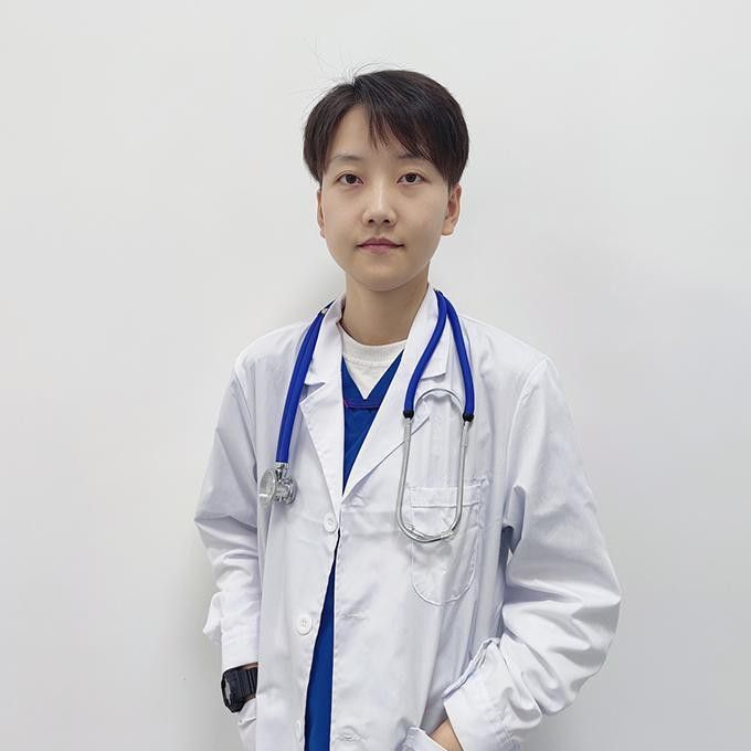 古典藍底金龍魚多久喂一次