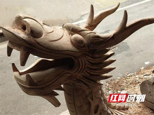 有哪些著名的木雕龍頭藝術家？