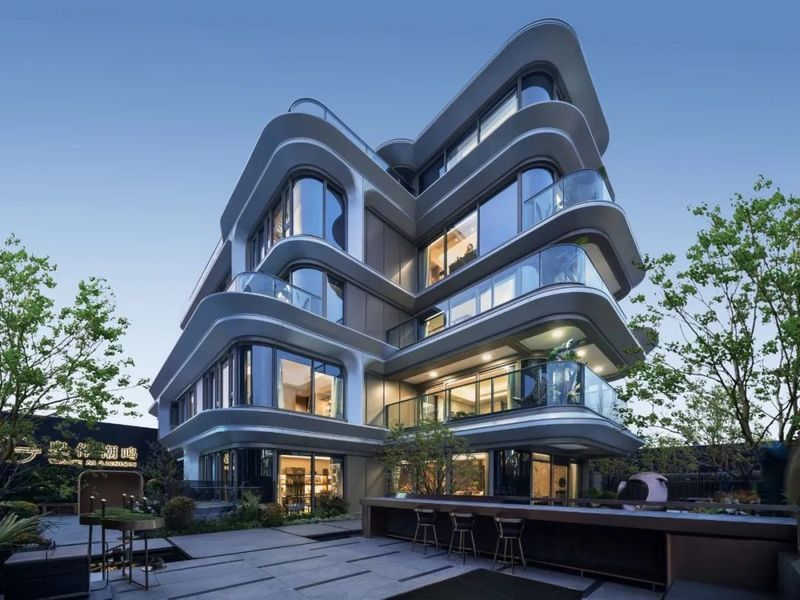 龍頭朝內和朝外有哪些案例？