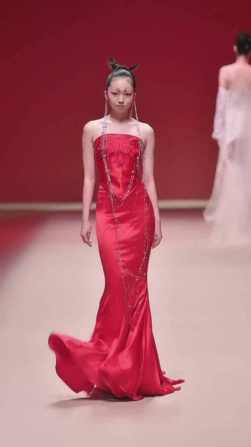 紅龍服飾搭配案例