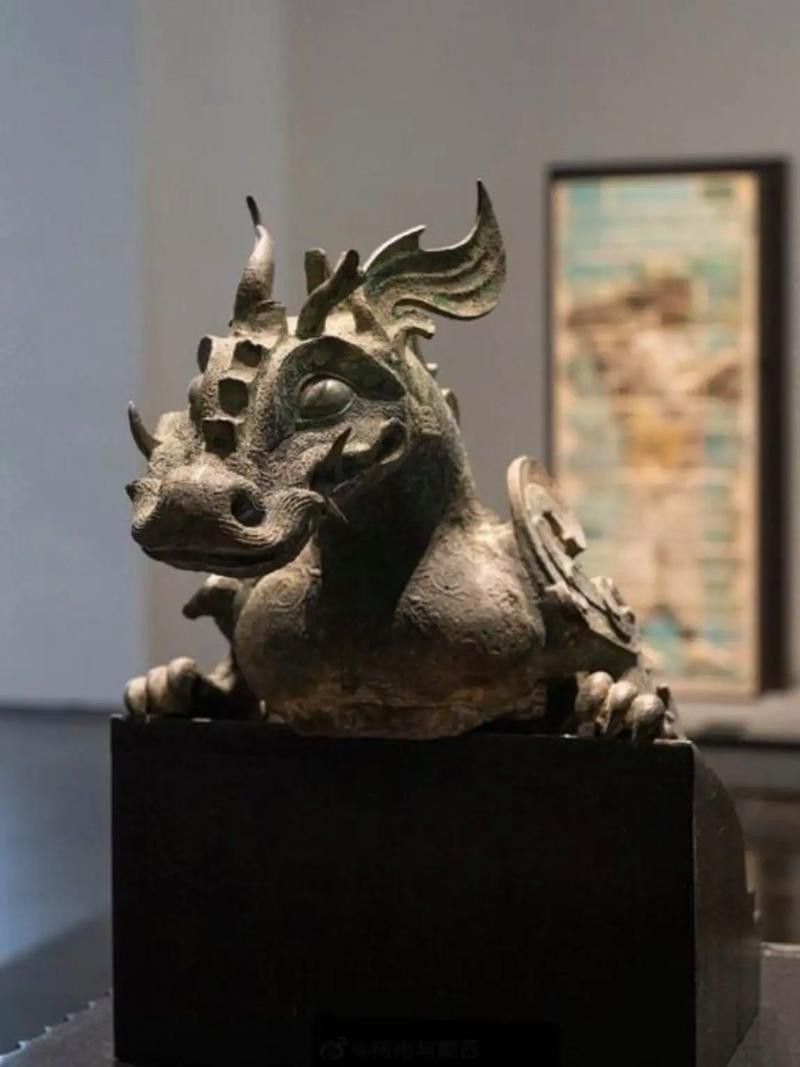 推薦一些金龍雕塑的經典款式 推薦一些金龍雕塑的經典款式 龍魚百科 第4張