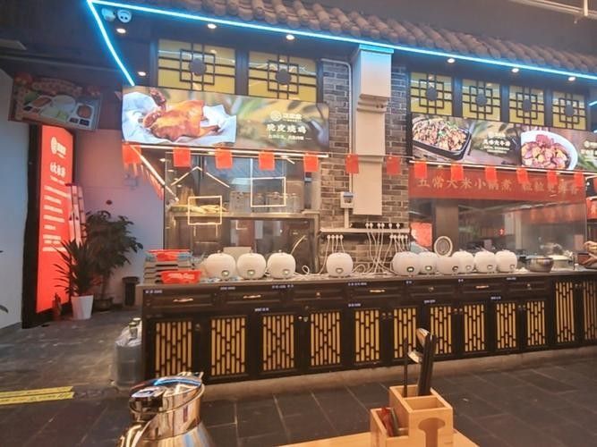 嘉禾開水族店怎么樣?加盟祥龍魚場賣龍魚市場怎樣? 水族館百科(水族館加盟) 第5張 嘉禾開水族店怎么樣?加盟祥龍魚場賣龍魚市場怎樣? 嘉禾開水族店怎么樣?加盟祥龍魚場賣龍魚市場怎樣? 水族館百科(水族館加盟) 第5張