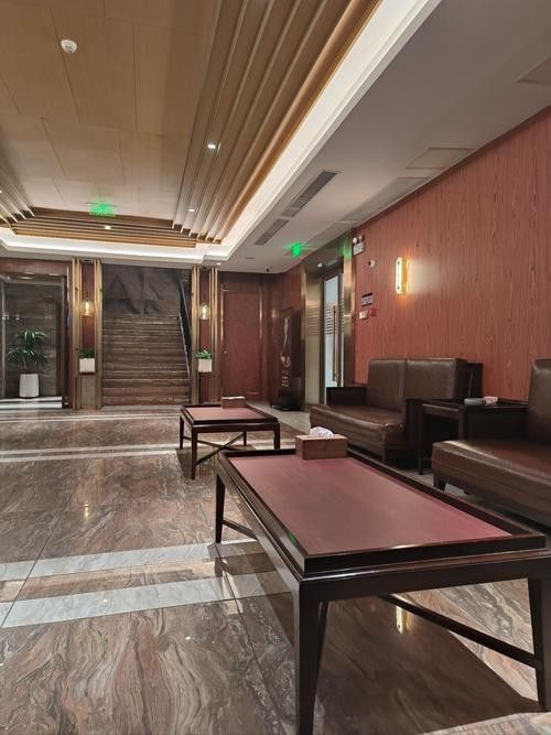 普定開(kāi)水族店怎么樣？加盟祥龍魚(yú)場(chǎng)賣(mài)龍魚(yú)市場(chǎng)怎樣？