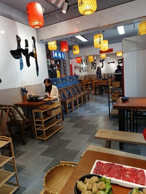 黔江開水族店怎么樣？加盟祥龍魚場賣龍魚市場怎樣？