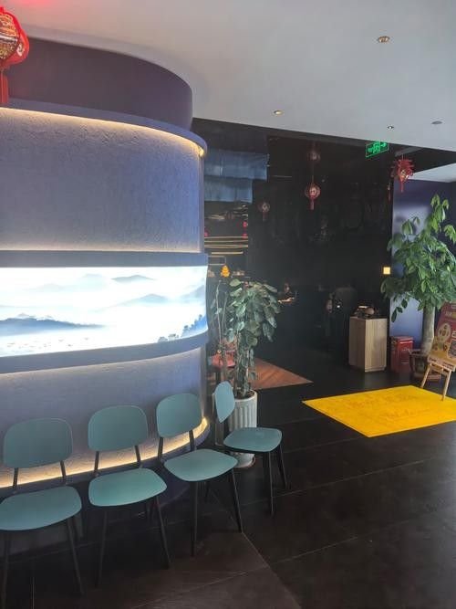 黔江開水族店怎么樣？加盟祥龍魚場賣龍魚市場怎樣？