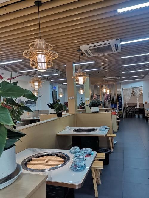 柳河開水族店怎么樣？加盟祥龍魚場賣龍魚市場怎樣？