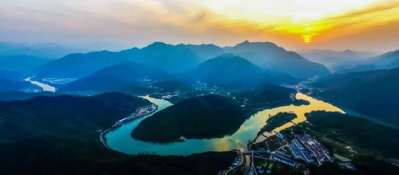 石臺開水族店怎么樣？加盟祥龍魚場賣龍魚市場怎樣？