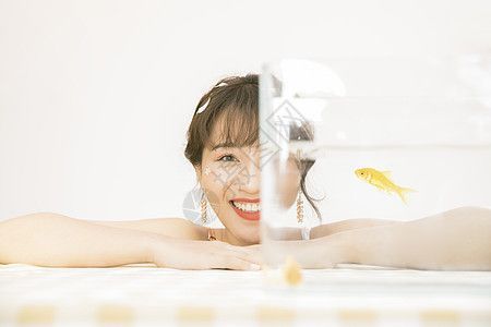 魚缸圖片壁紙高清（魚缸壁紙設計靈感）