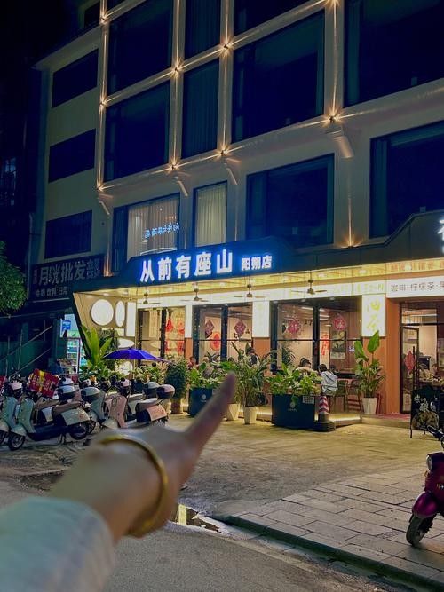 陽朔開水族店怎么樣？加盟祥龍魚場賣龍魚市場怎樣？