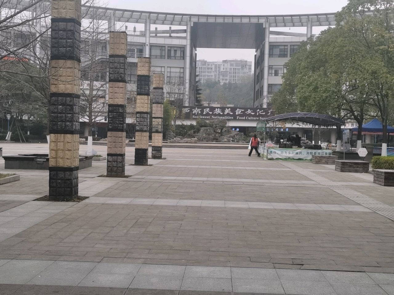 貴陽開水族店怎么樣？加盟祥龍魚場賣龍魚市場怎樣？