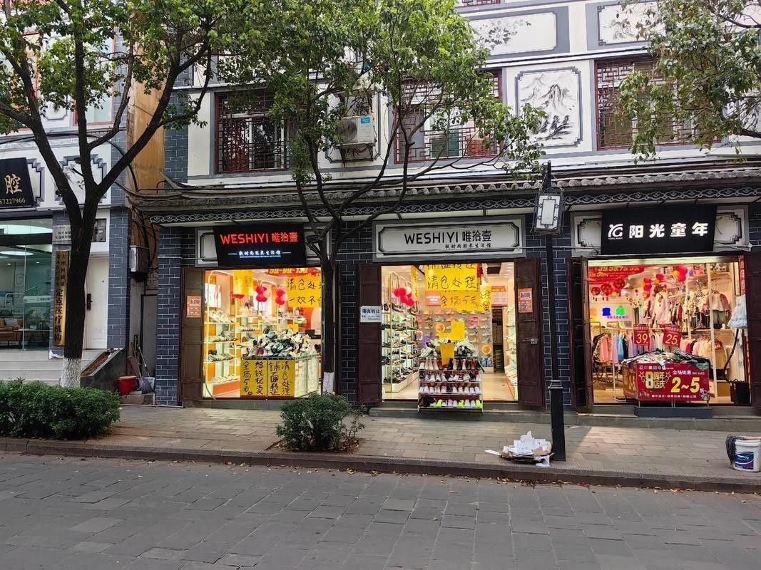 巍山開水族店怎么樣？加盟祥龍魚場賣龍魚市場怎樣？