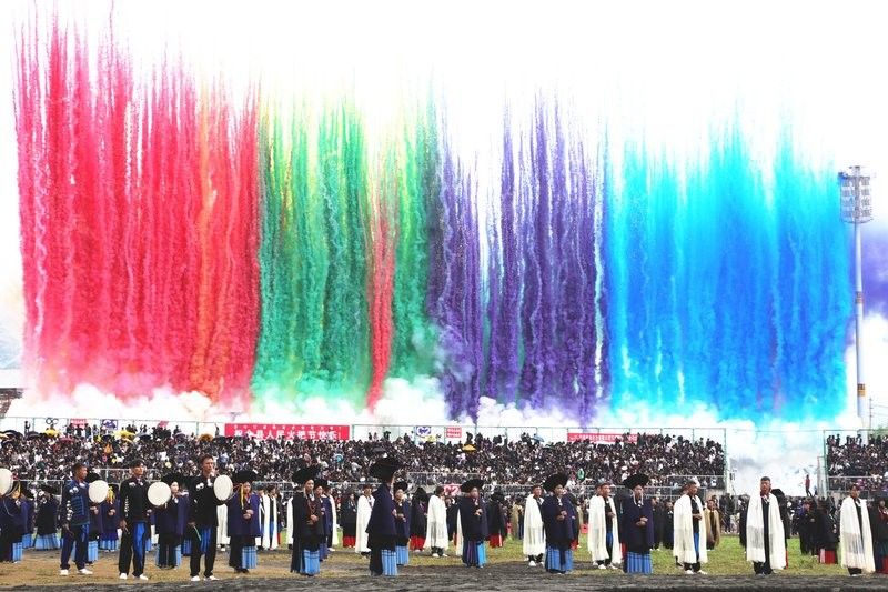 布拖開水族店怎么樣？加盟祥龍魚場賣龍魚市場怎樣？