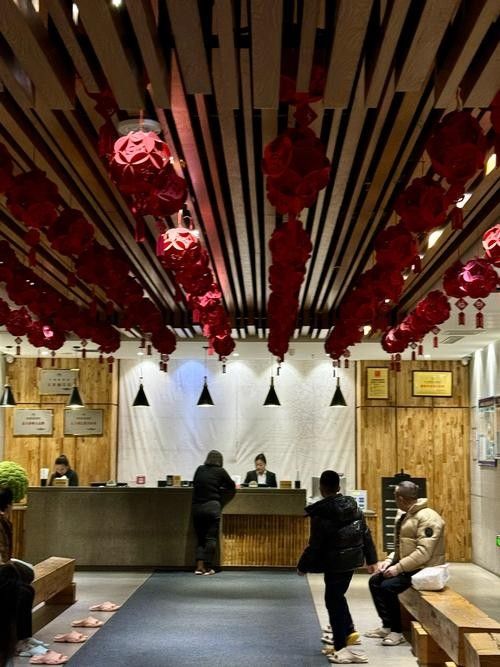 修武開水族店怎么樣？加盟祥龍魚場賣龍魚市場怎樣？