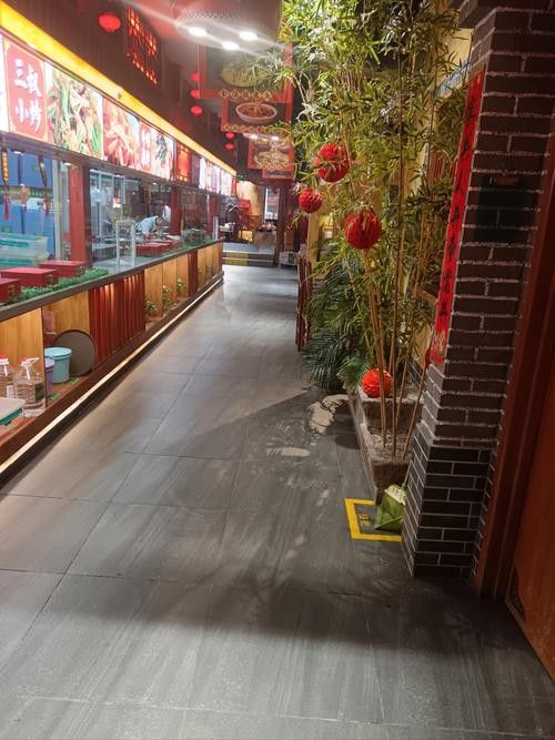 眉縣開水族店怎么樣？加盟祥龍魚場賣龍魚市場怎樣？