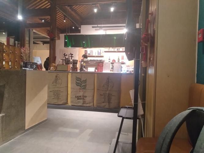 巴里坤開水族店怎么樣？加盟祥龍魚場賣龍魚市場怎樣？