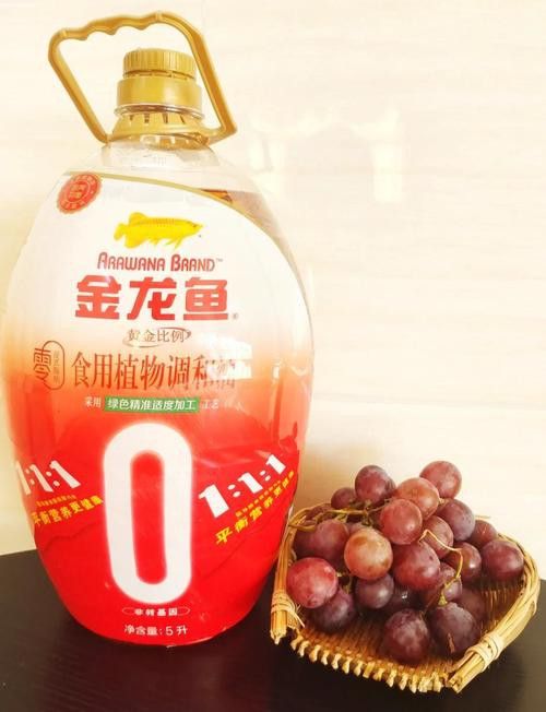 金龍魚怎么發色更好